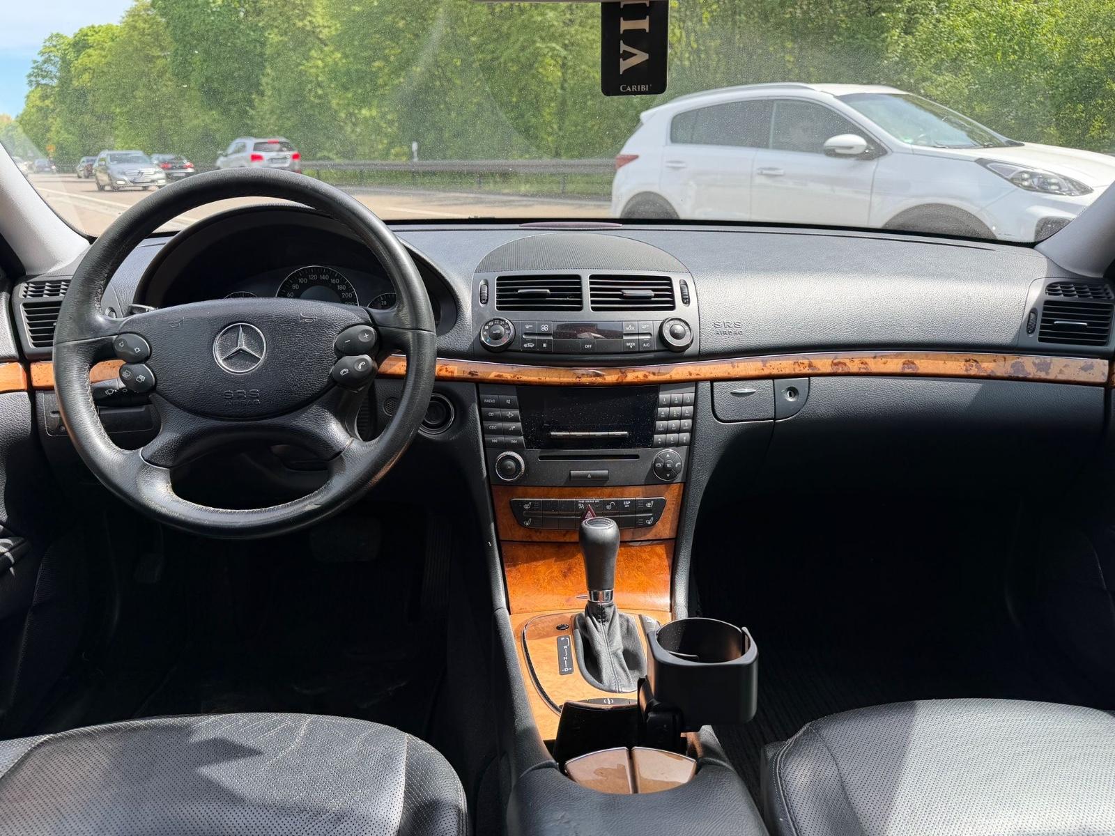 Mercedes-Benz E320 2007 — photo 14