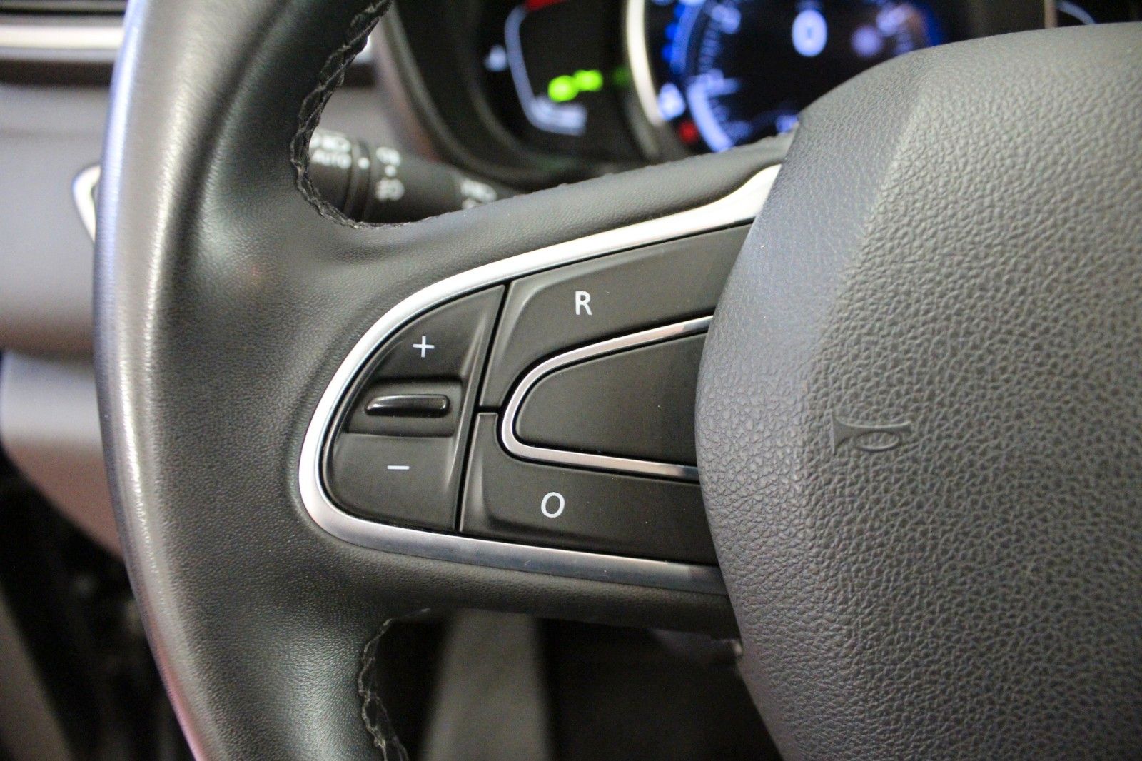 Fahrzeugabbildung Renault Kadjar TCe 140 EDC Limited  Automatik