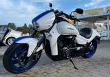Suzuki VZR1800r - SUZUKI R1