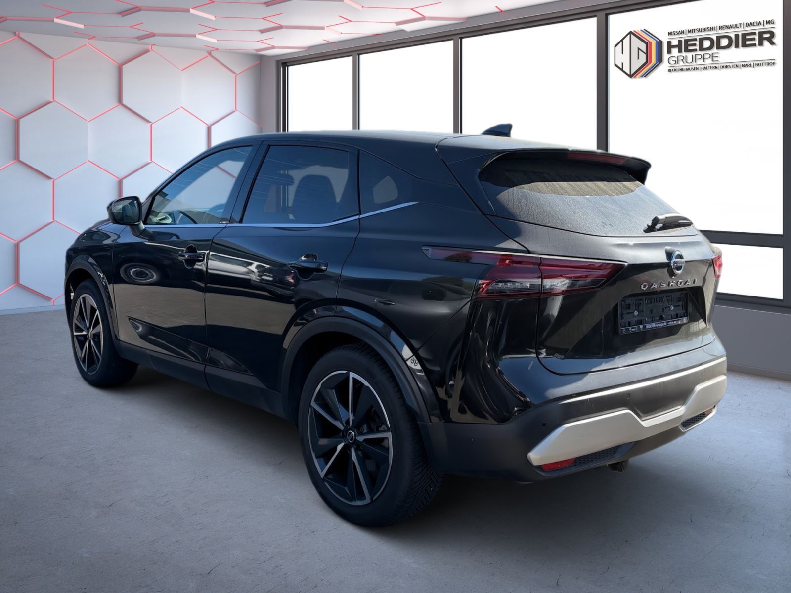 Fahrzeugabbildung Nissan Qashqai 1.3 DIG-T Tekna*Navi*AHK*360°Kamera*SHZ*