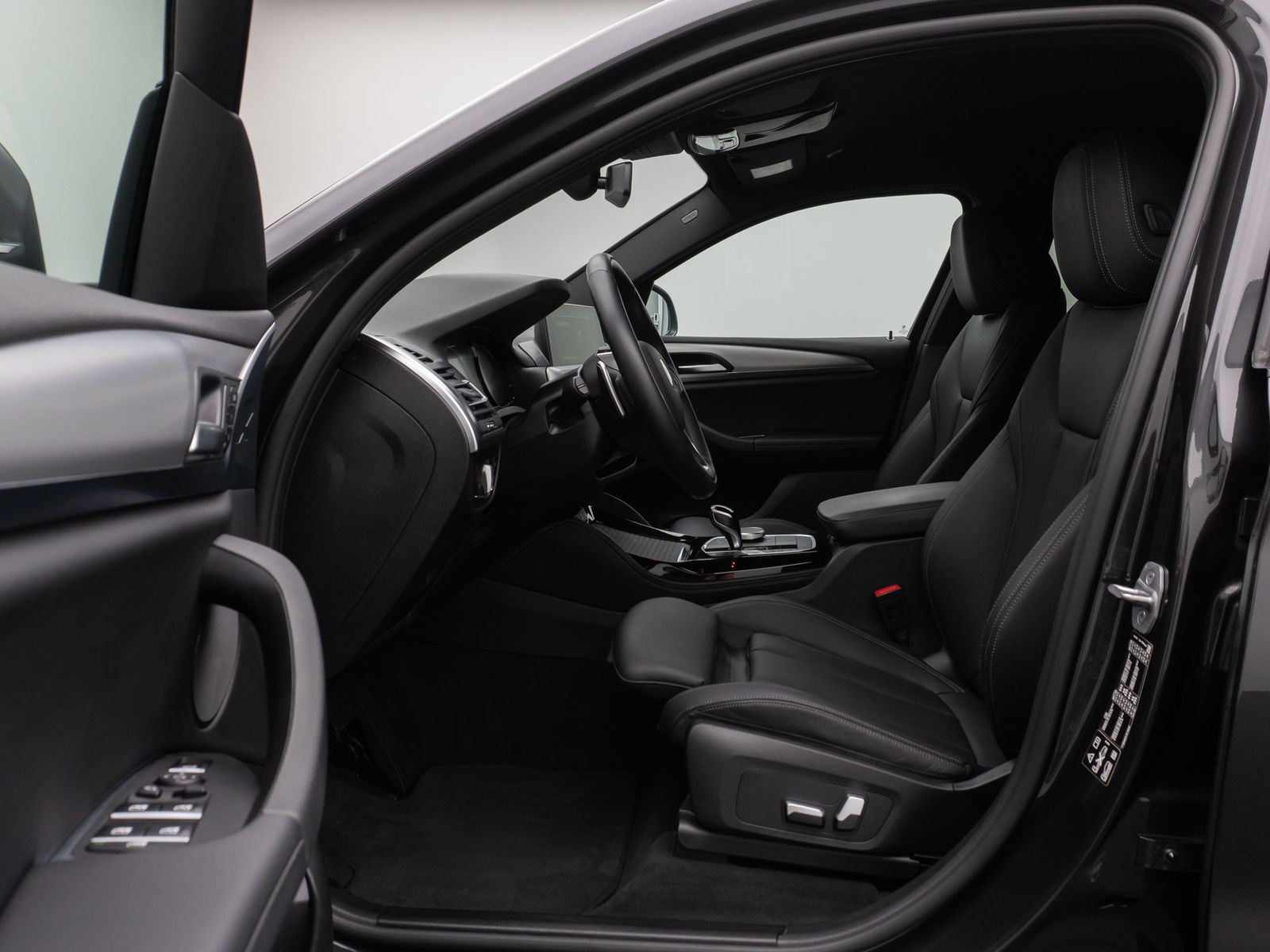 Fahrzeugabbildung BMW X4 xD20d Kamera DAB Lenkrhzg AHK Sport 20Zoll