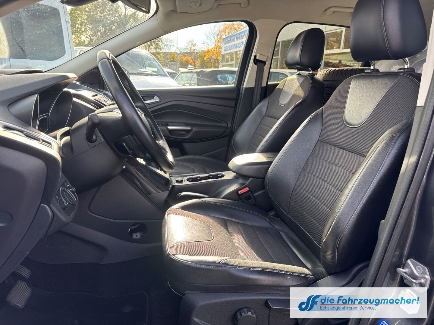 Fahrzeugabbildung Ford Kuga Titanium 180PS StandHZG Navi Keyless*EXPORT