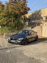 BMW M4 Cabrio M4 - BMW M4 mit Benzin-Antrieb: Cabrio, Automatik