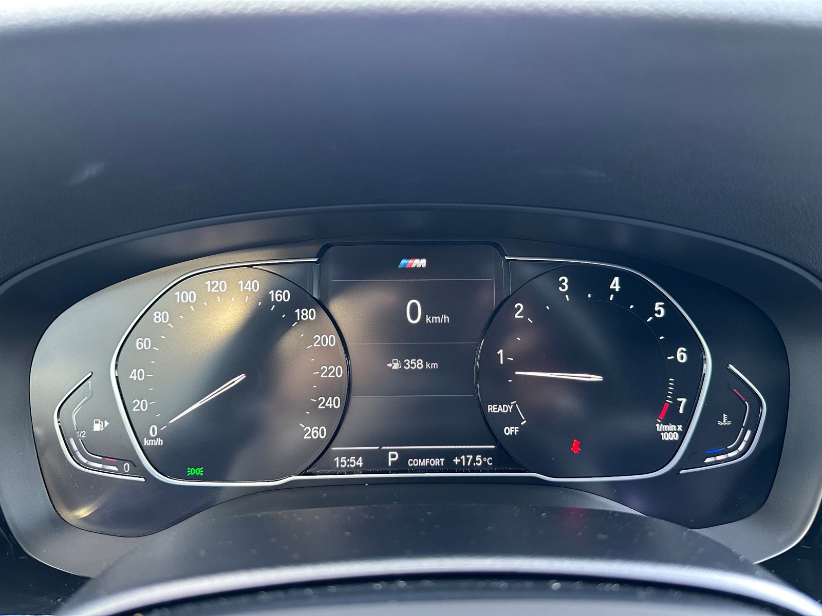 Fahrzeugabbildung BMW 540 i Touring xDrive M-Sport NAV+LED+HEAD-UP