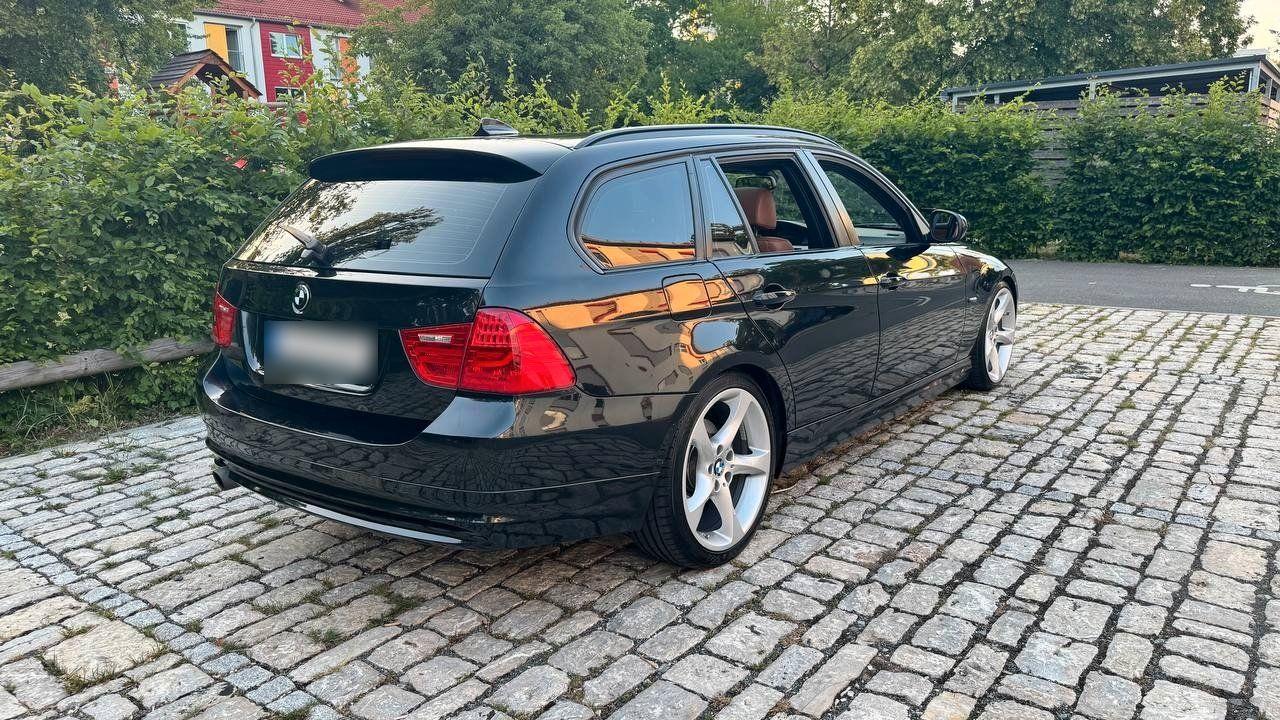 BMW 320 2010 — photo 11