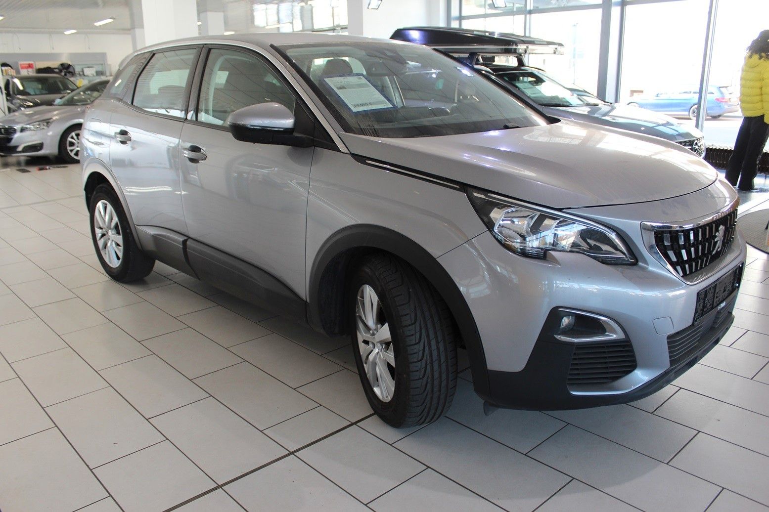 Fahrzeugabbildung Peugeot 3008 1.2T Active NAVI/LED/PDC/SPURASS./TEMPOMAT