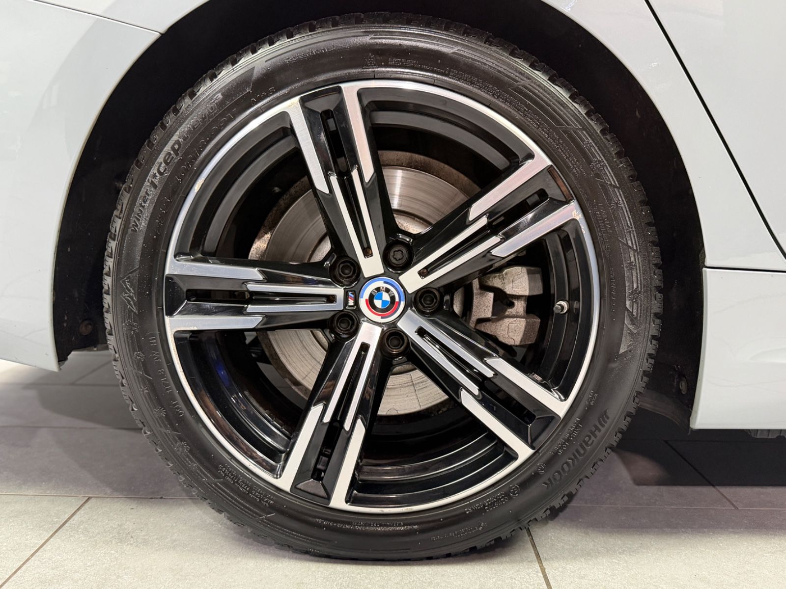 Fahrzeugabbildung BMW 330e Touring M Sport|HEAD-UP|NAVI|HIFI|WIDESCREE