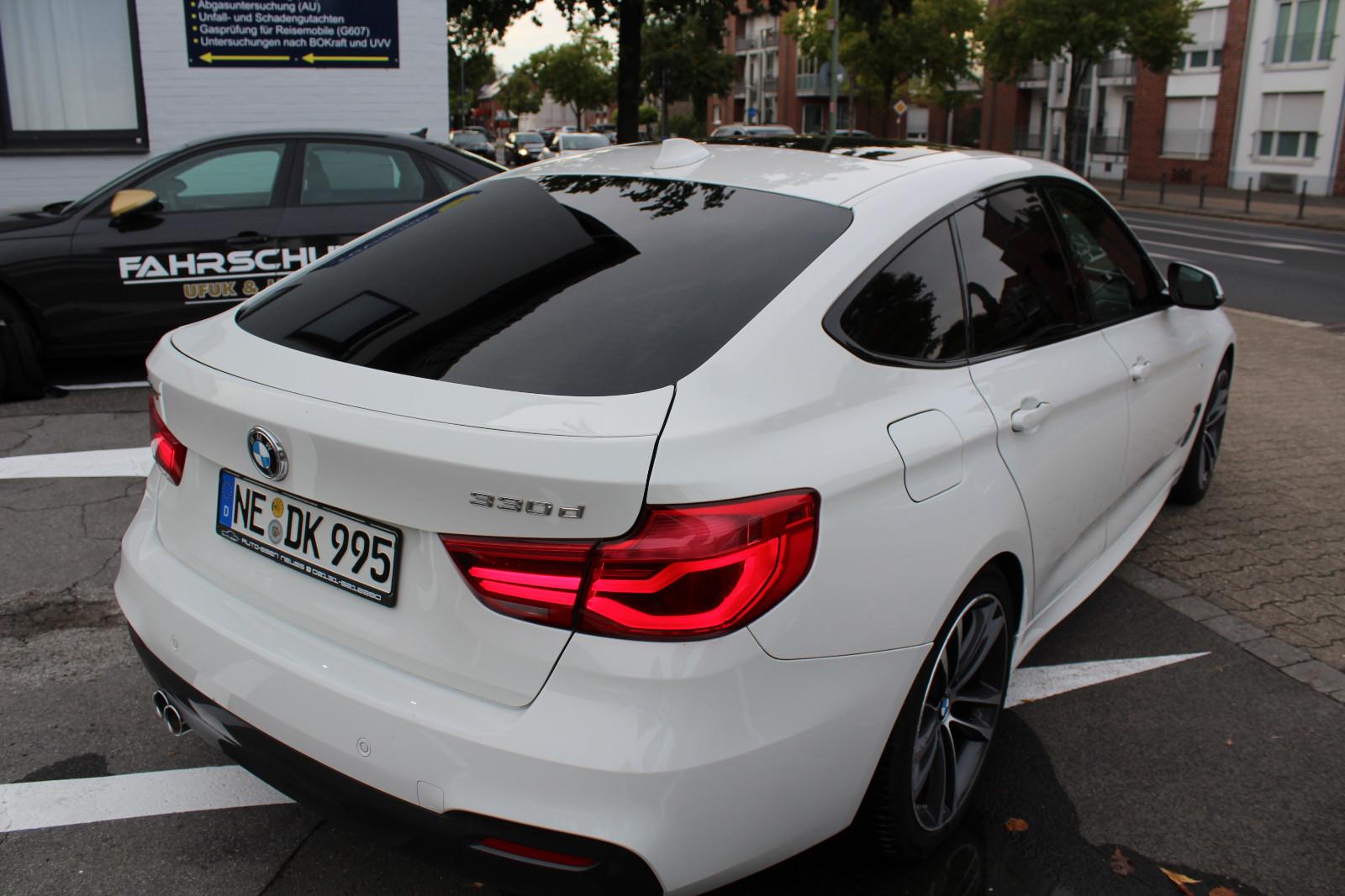 BMW 330d M-SPORTPAKET GT+PANO+KAMERA+HUD+LEDER+H&K