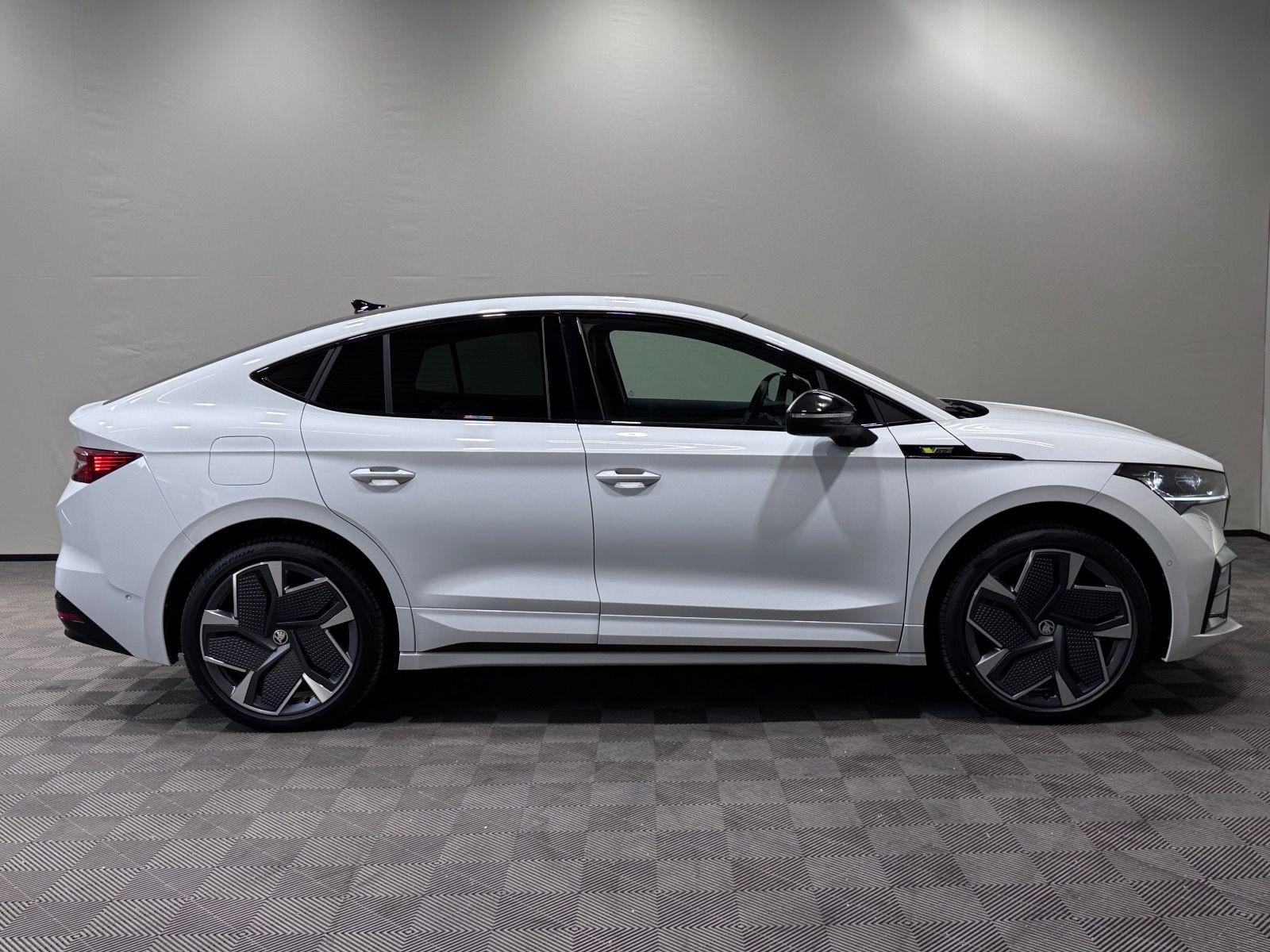 Skoda Enyaq Coupé RS | MATRIX NAVI PANO AHK HUD DCC