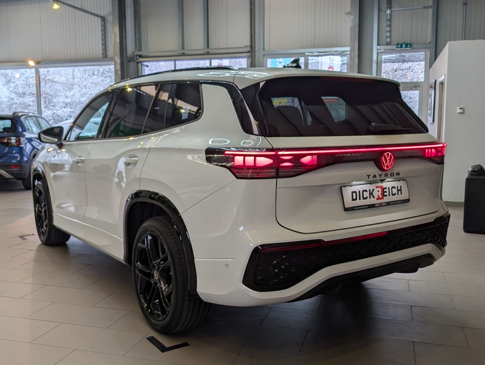 Fahrzeugabbildung Volkswagen Tayron 2.0TDI 4M R-Line Launch Pano Black AHK 20