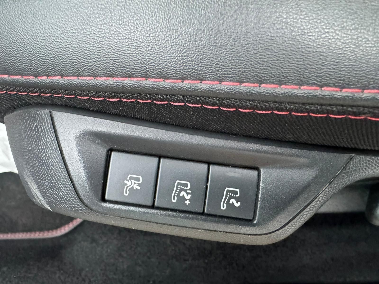 Fahrzeugabbildung Peugeot 308 GTi Massage+Navi+Kamera+Leder+Panorama