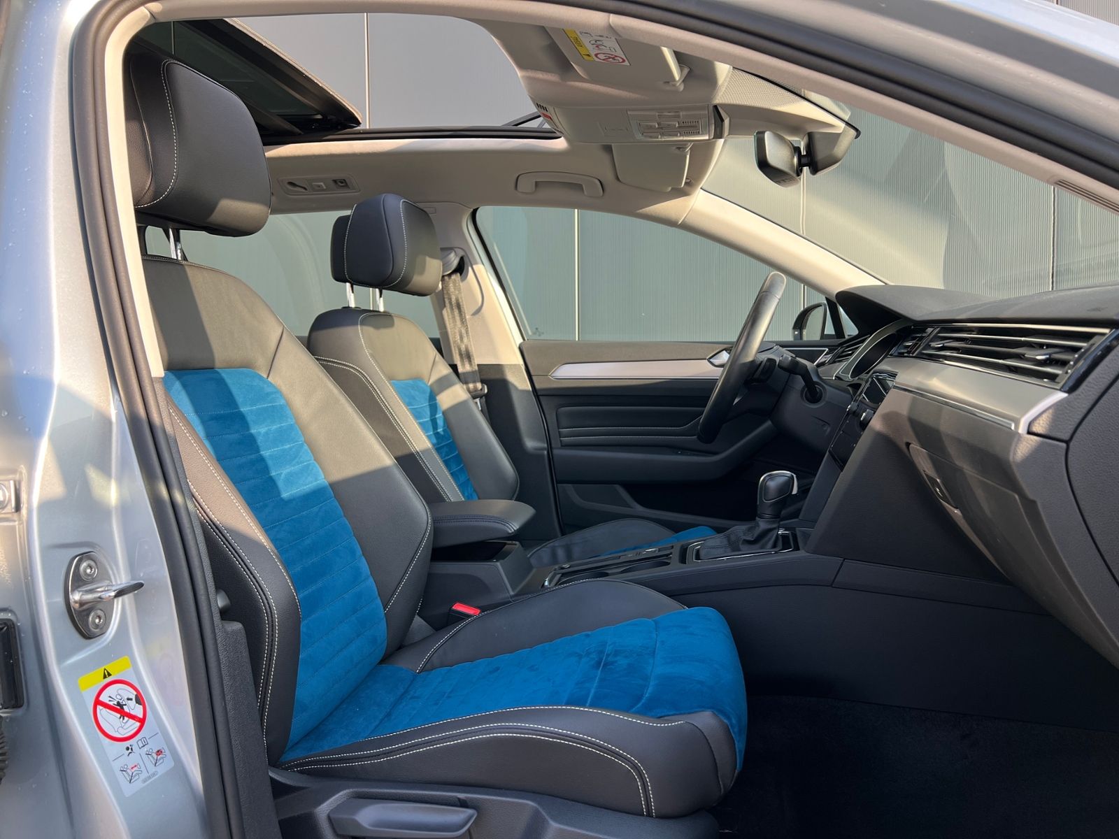 Fahrzeugabbildung Volkswagen Passat Variant Elegance 2.0 TDI DSG *AHK, IQ.Lig