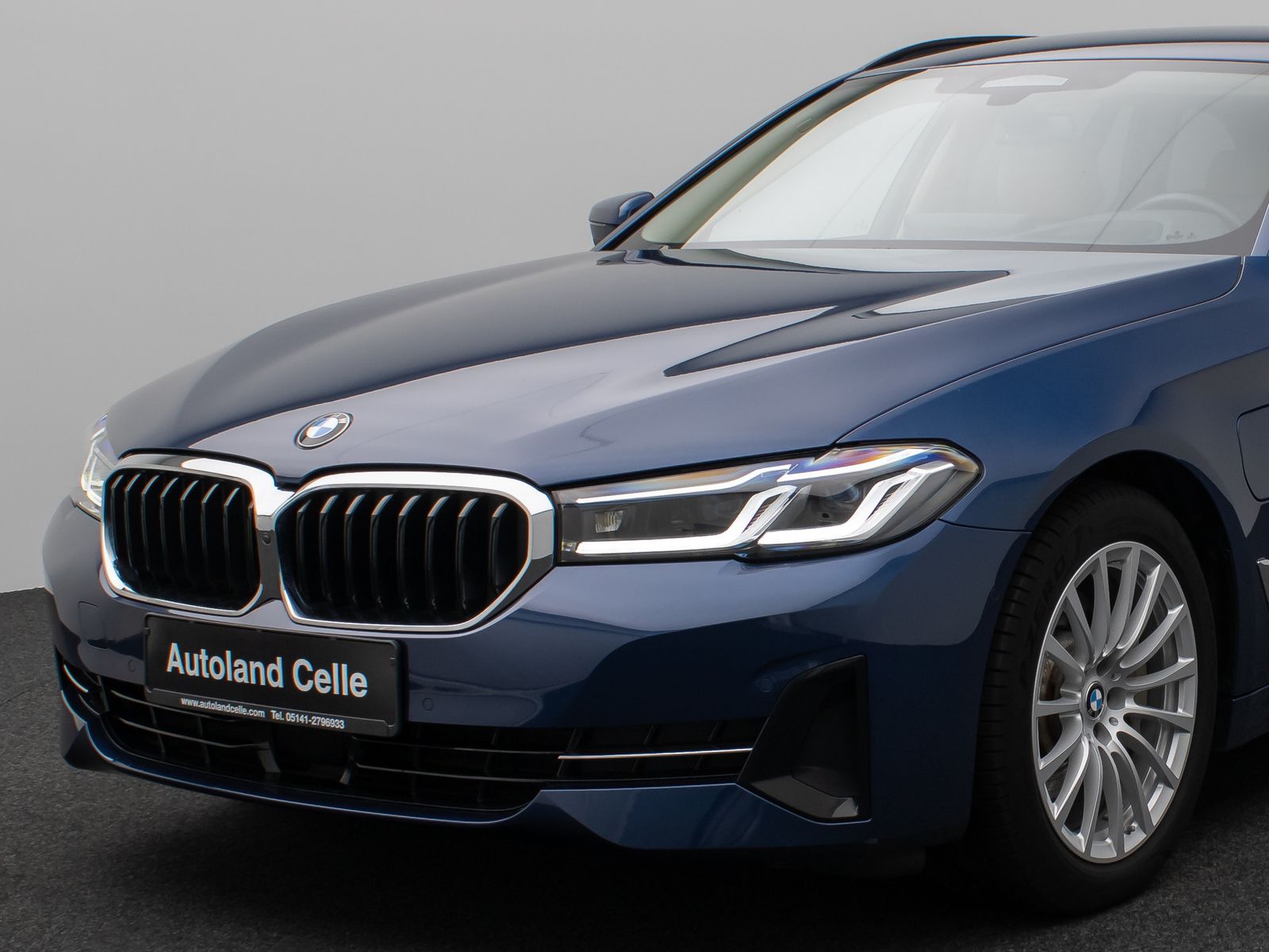 Fahrzeugabbildung BMW 530e Laser 360° HUD DAB H/K Komfort Alarm Sport