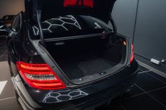 MERCEDES-BENZ C 63 AMG Coupe*H&K*PANO*LEDER*LED*MEMORY*DISTRON MERCEDES-BENZ C 63 AMG Coupe*H&K*PANO*LEDER*LED*MEMORY*DISTRON
