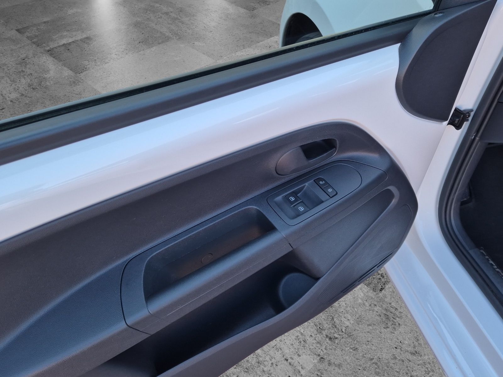 Fahrzeugabbildung SKODA Citigo e iV Ambition DSG Climatronic DAB GRA PDC