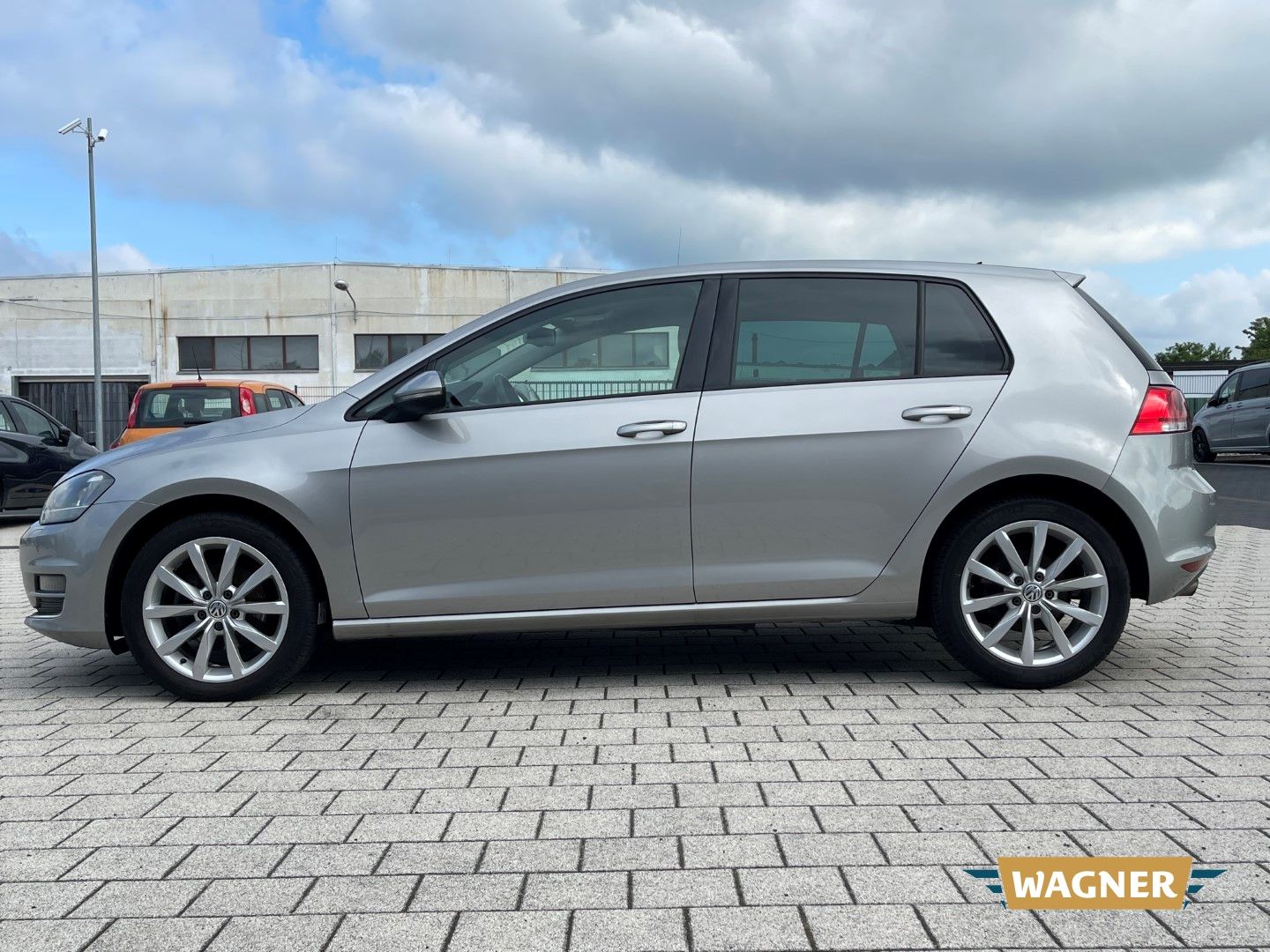 Fahrzeugabbildung Volkswagen Golf VII Highline BMT Klimaautomatik Bi-Xenon