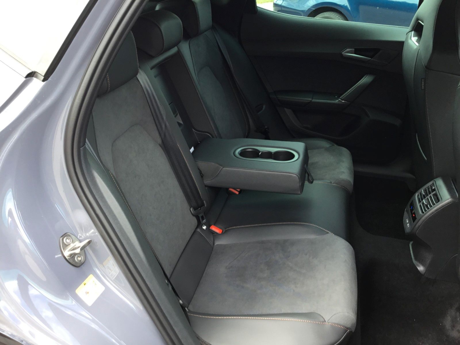 Fahrzeugabbildung CUPRA Formentor 2.0 TSI VZ Black Edition DSG+Pano+AHK