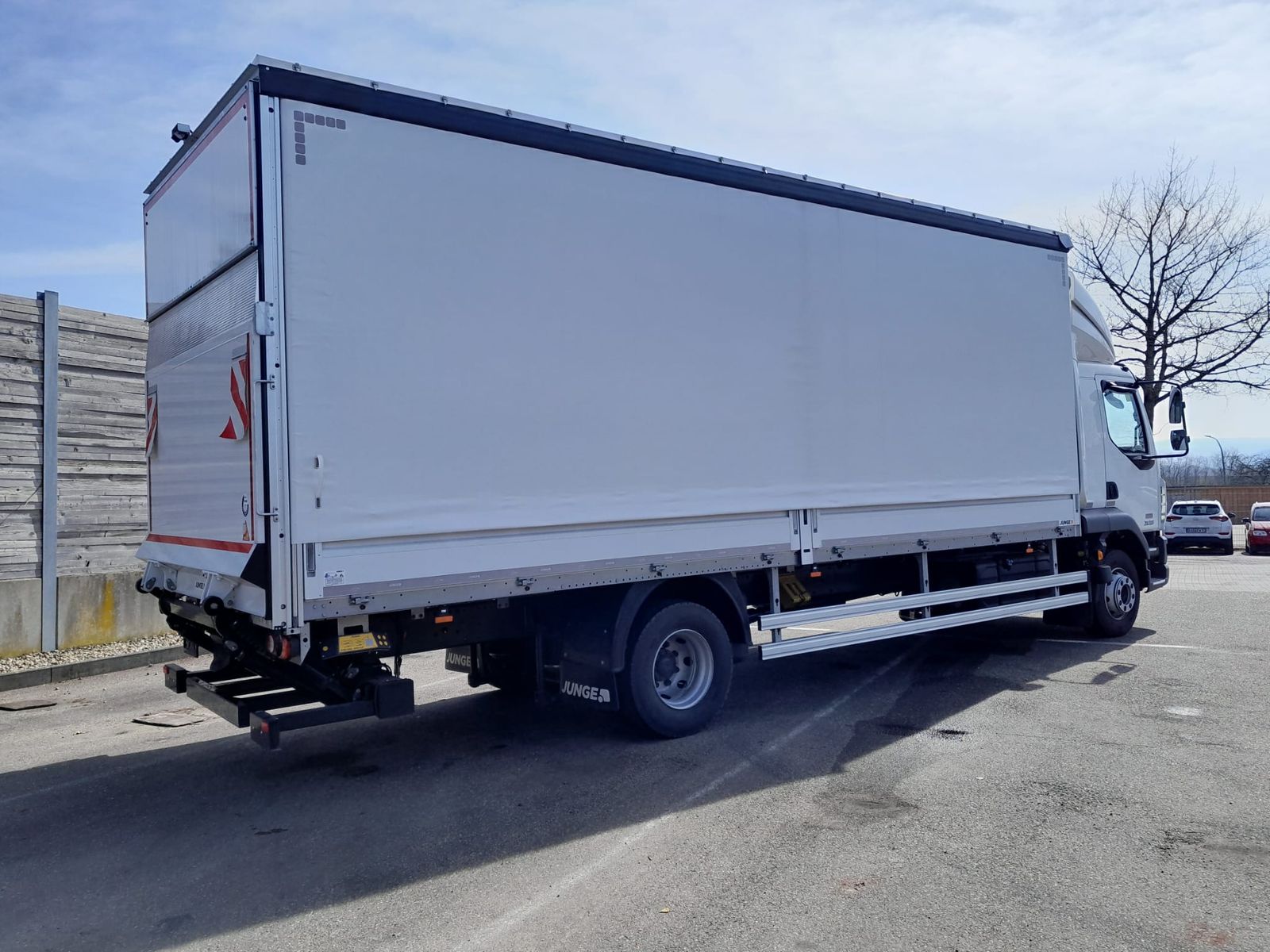 Fahrzeugabbildung DAF FA XB 290 16t Junge Pritsche-Plane
