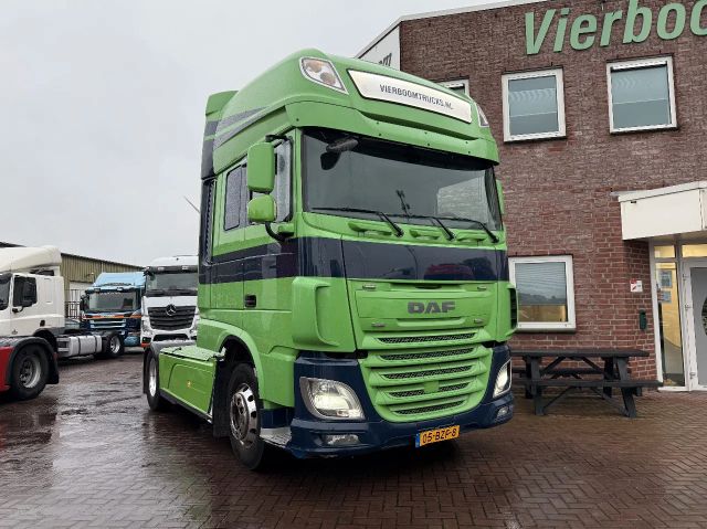 DAF XF 460 4X2 SUPER SPACE CAB STANDAIRCO TOPCONDITI