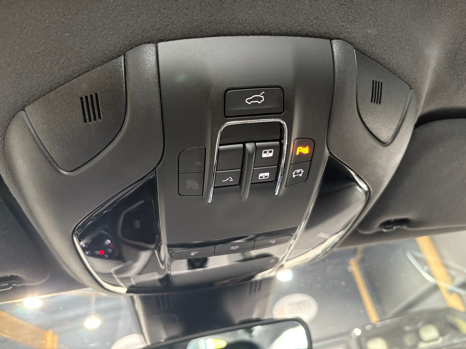 Fahrzeugabbildung Maserati Ghibli Diesel/FACELIFT/KAMERA/NEUES-MODELL