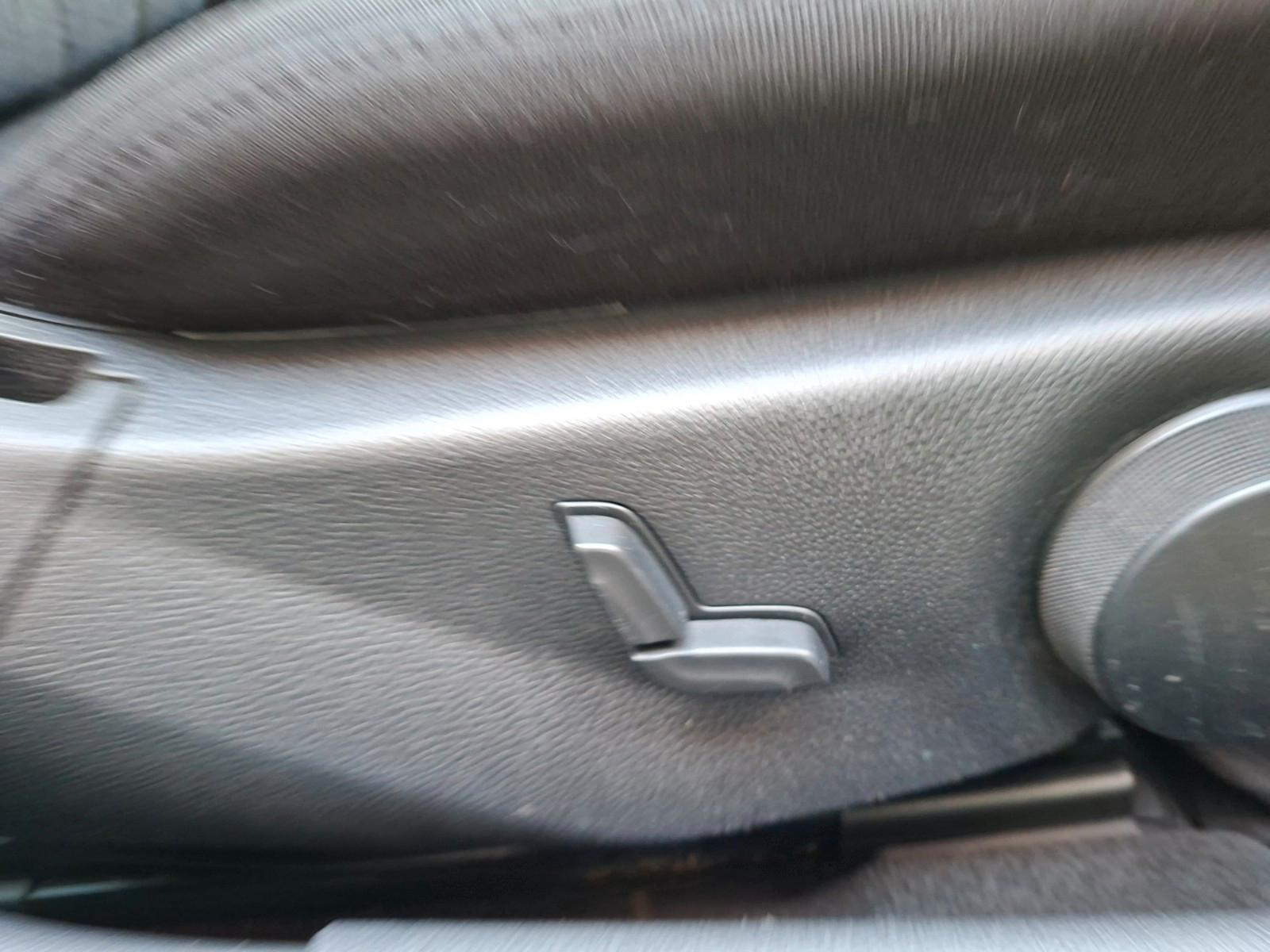 Mercedes-Benz C180 2009 — photo 25