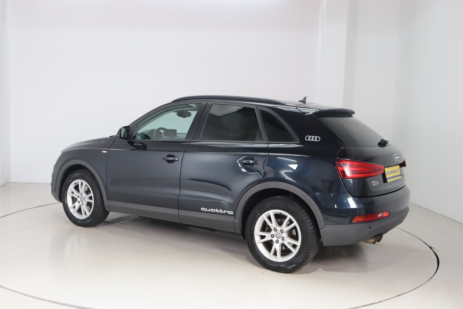 Fahrzeugabbildung Audi Q3 2.0 TFSI S tronic quattro * Standhzg. *