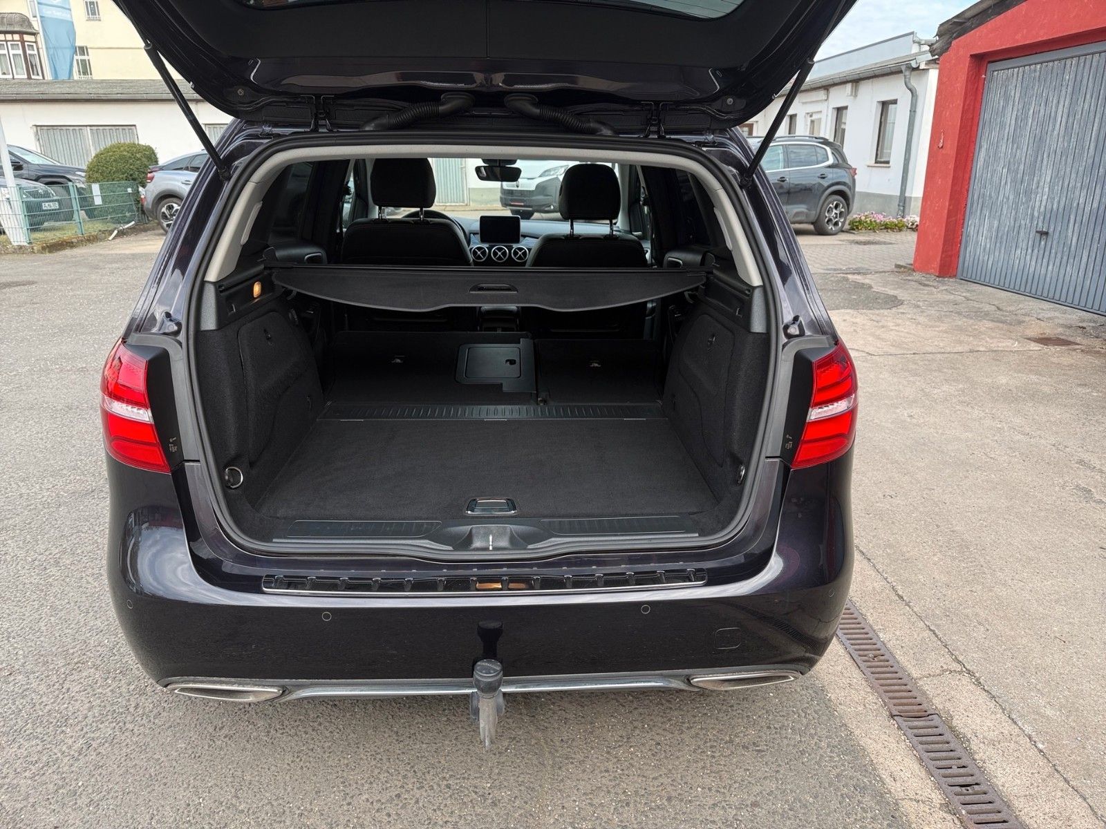 Fahrzeugabbildung Mercedes-Benz B 200 BlueEFFICIENCY Sports Tourer*AHK*Harman-K.