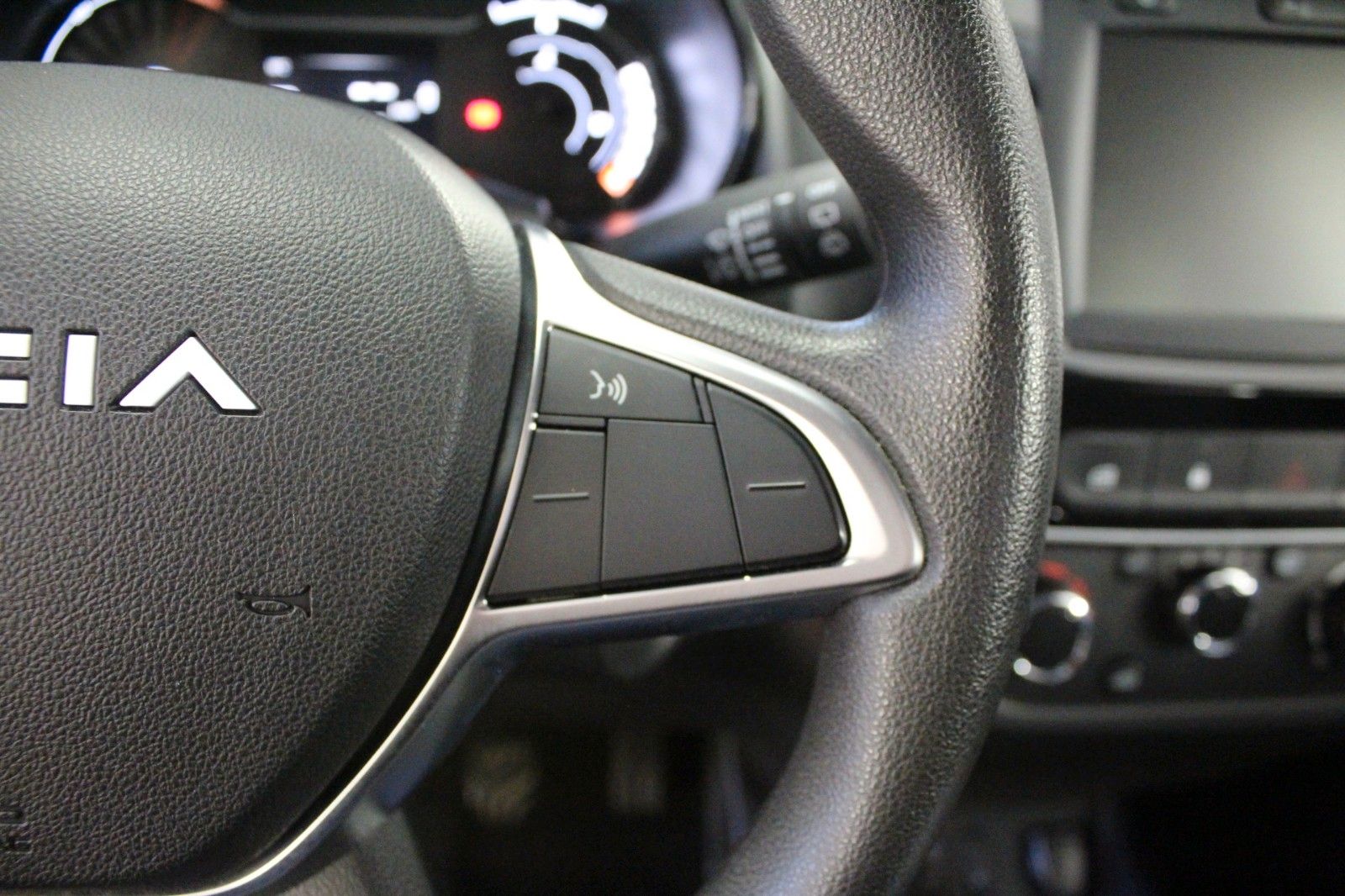 Fahrzeugabbildung Dacia Spring 45 Electric Expression MediaNav CCS