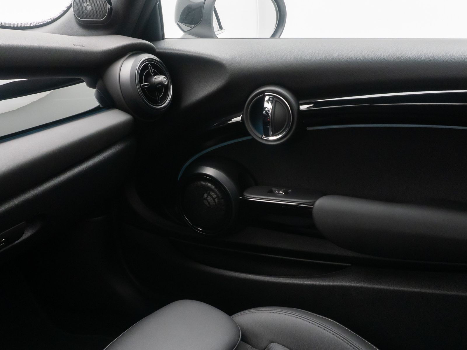 Fahrzeugabbildung MINI Cooper Cabrio HUD Kamera H/K Komfort DAB Voll