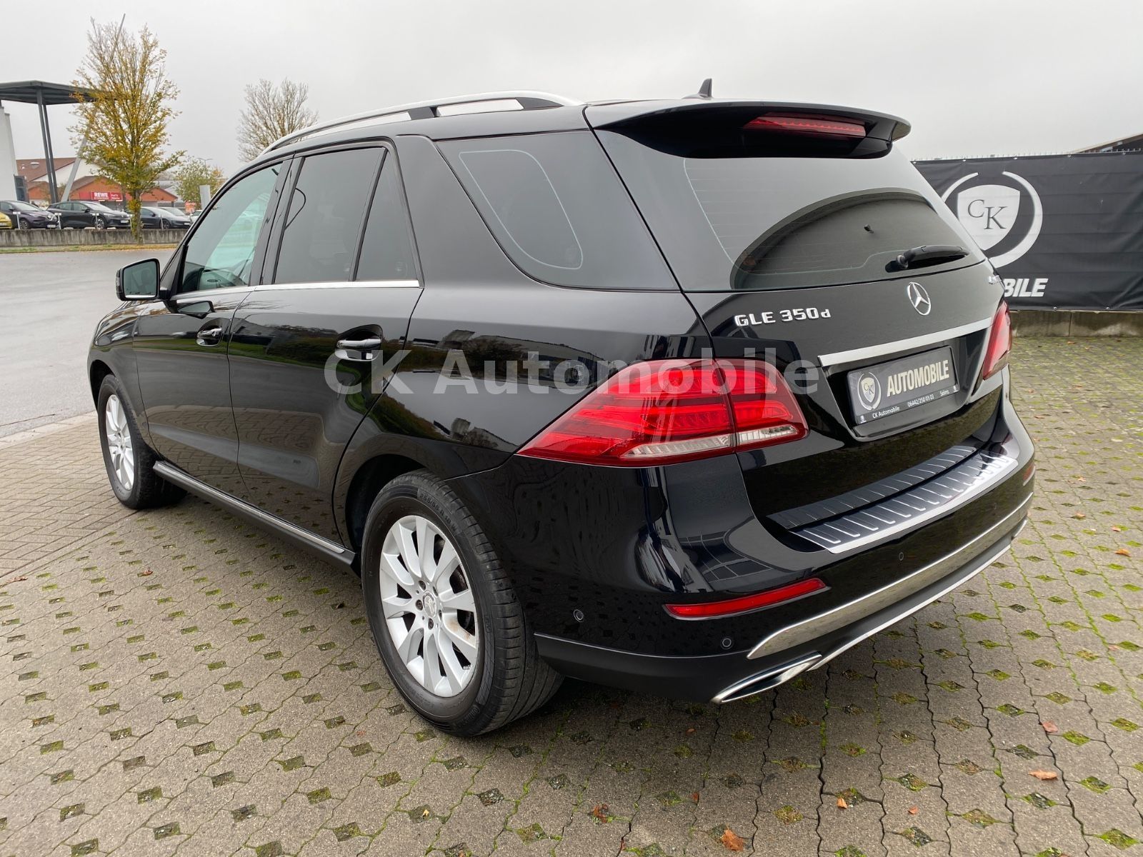 Fahrzeugabbildung Mercedes-Benz GLE 350d 4Matic/Navi/Rückfahrkamera/Tempomat