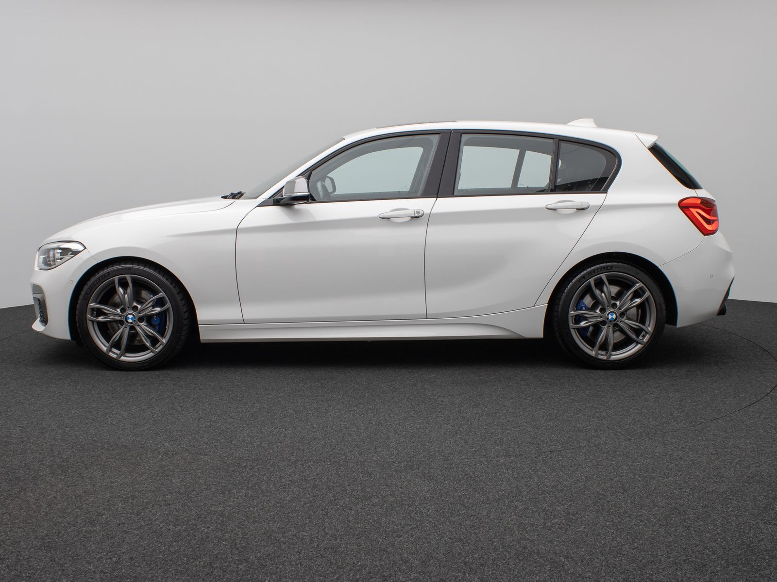 Fahrzeugabbildung BMW M135i xD Parkassist Glasdach H/K NaviPr Komfort