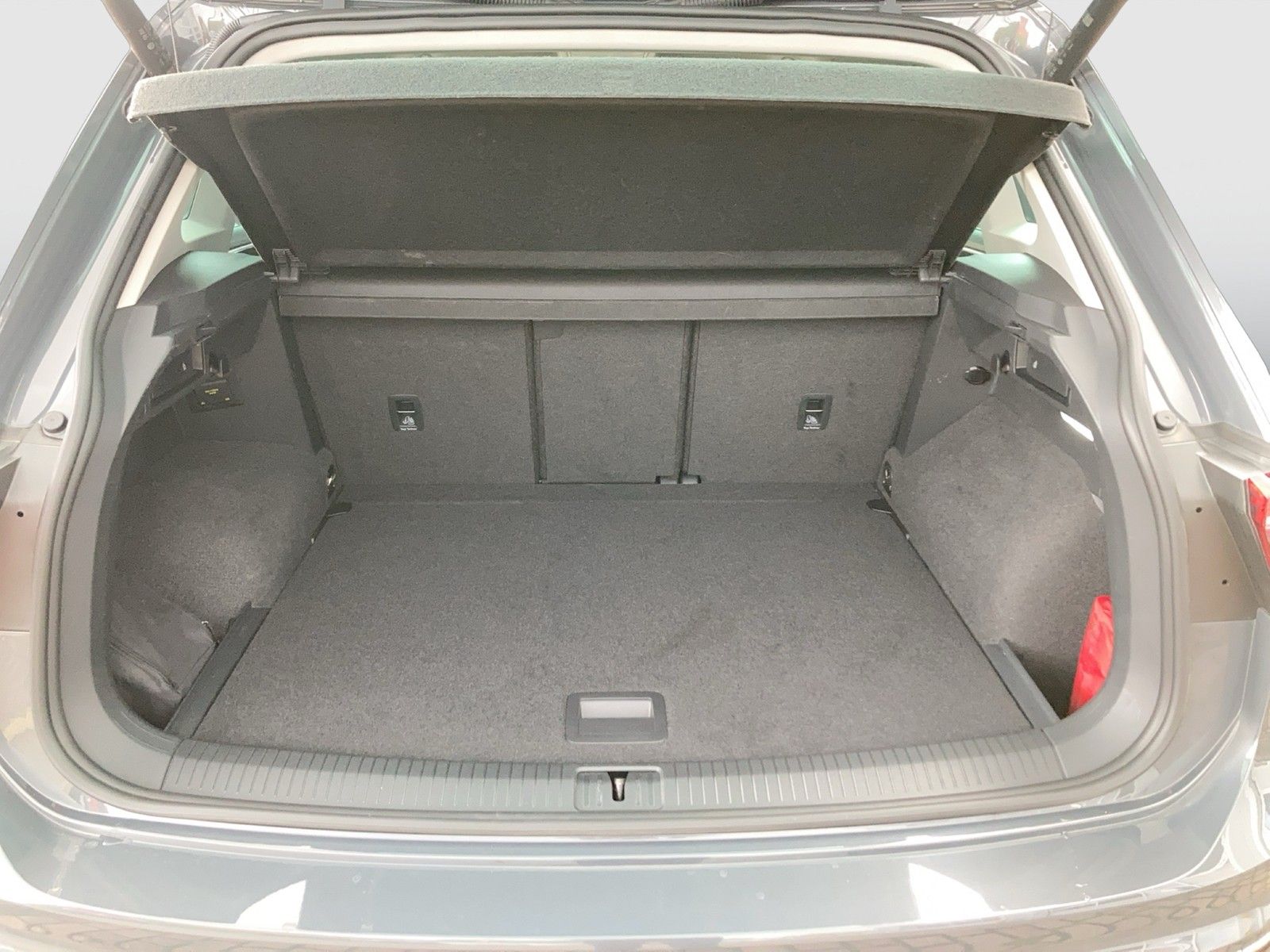 Fahrzeugabbildung Volkswagen Tiguan TSI Elegance 4M DSG Matrix Navi ACC STH A
