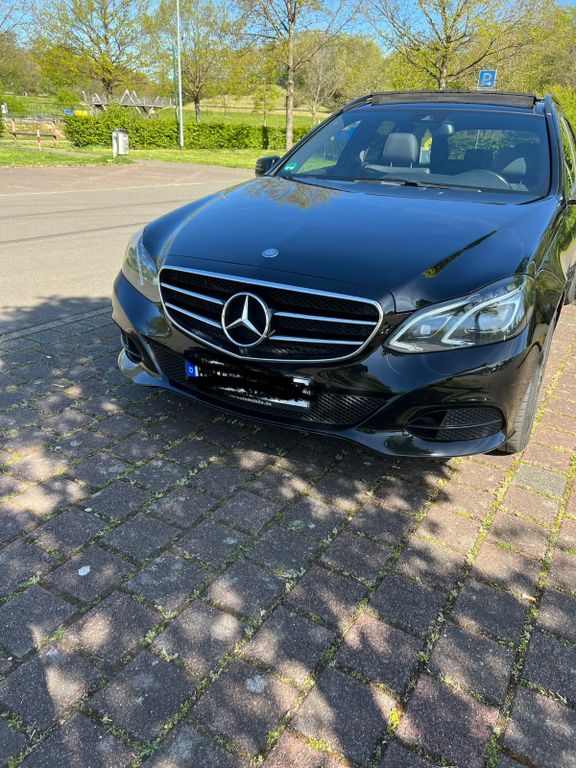 Image of Mercedes-Benz E 220