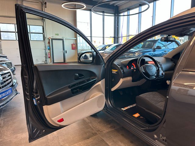 MYAUTOCENTER – Gebraucht- und Jahreswagen mit Werkstattservice in Pfaffenhofen Kia cee´d Sportswagon Vision*2. Hand*Klima*AHK*SHZ*