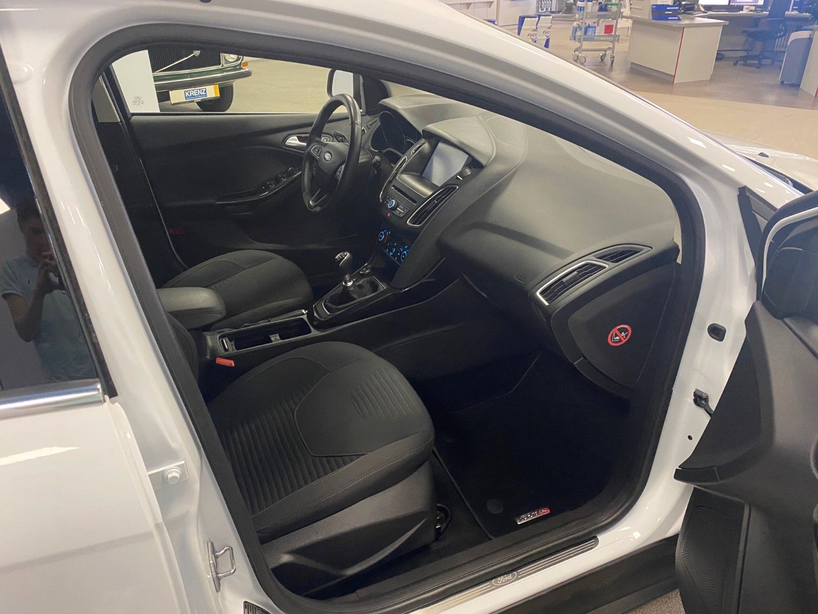 Fahrzeugabbildung Ford Focus 1.0 EcoBoost Titanium+NAVI+TELEFON+ALU+BC+