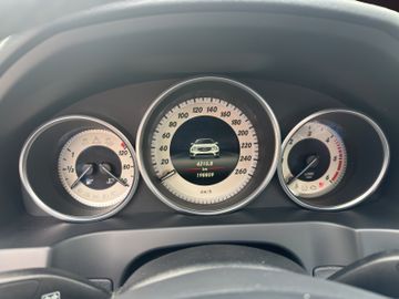 Mercedes E 220 - 11