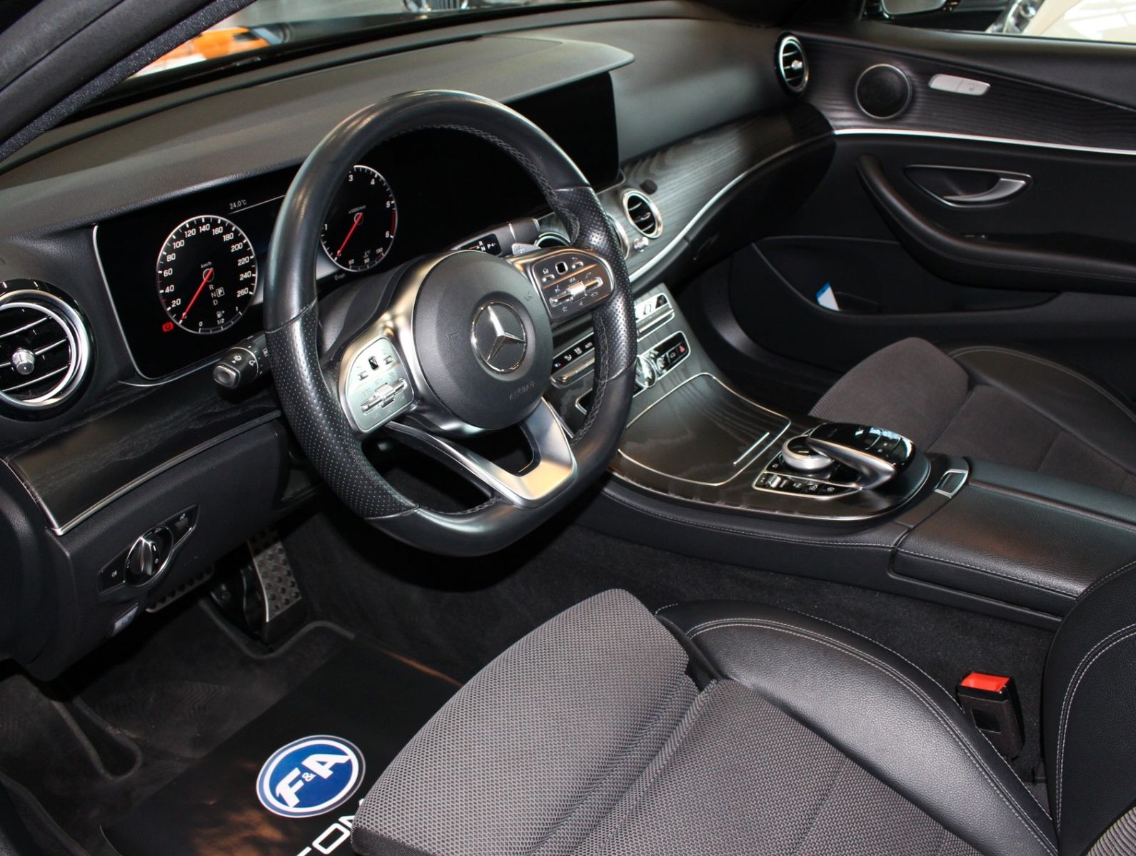 Fahrzeugabbildung Mercedes-Benz E 220 d Sportstyle Edition AMG Line*Widescreen