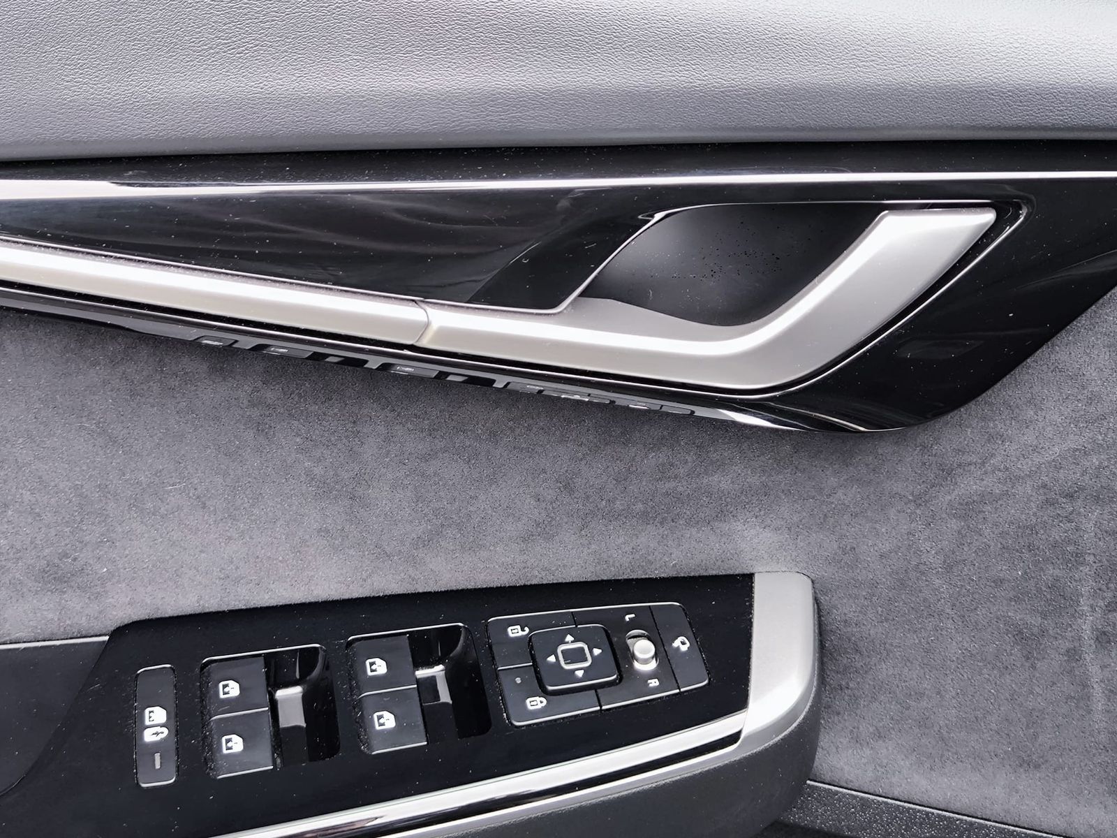Fahrzeugabbildung Kia EV6 GT 4WD WERKSGAR+NAVI+LED+SHZ+WP+KAM+ACC+DAB+