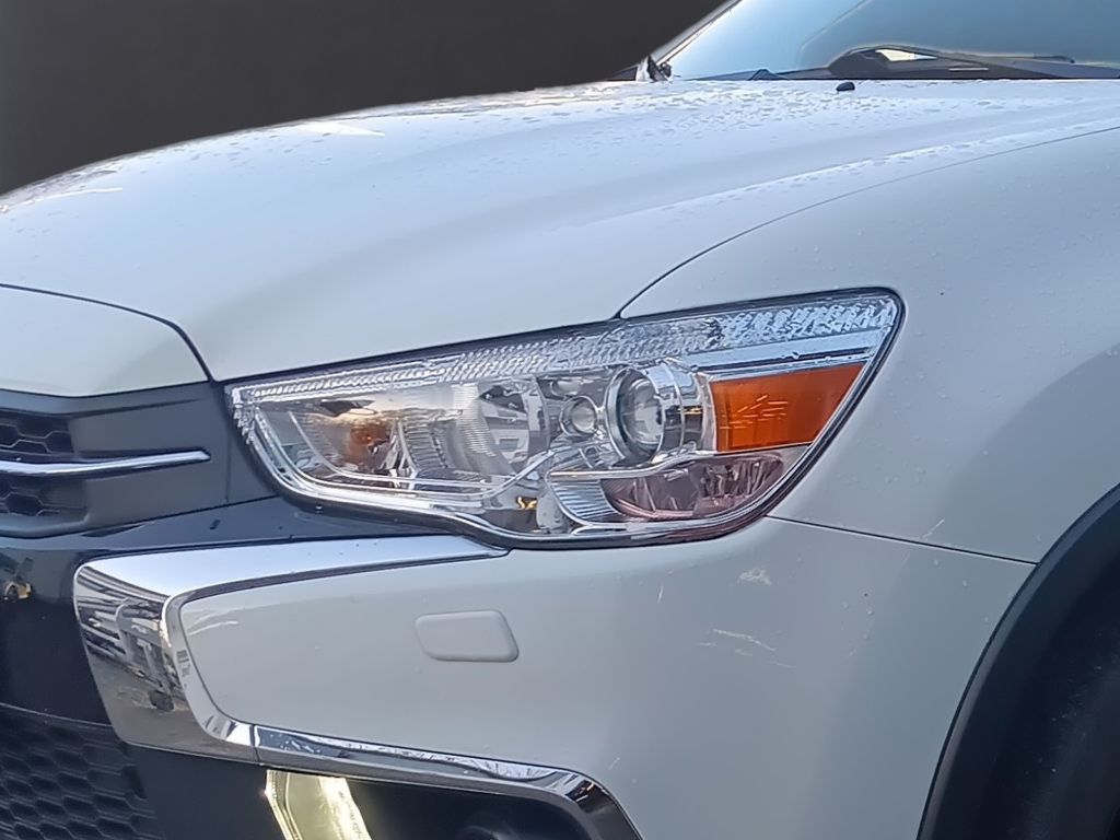 Fahrzeugabbildung Mitsubishi ASX Edit.+ Black 1.6 2WD Xenon Navi Pano AHK