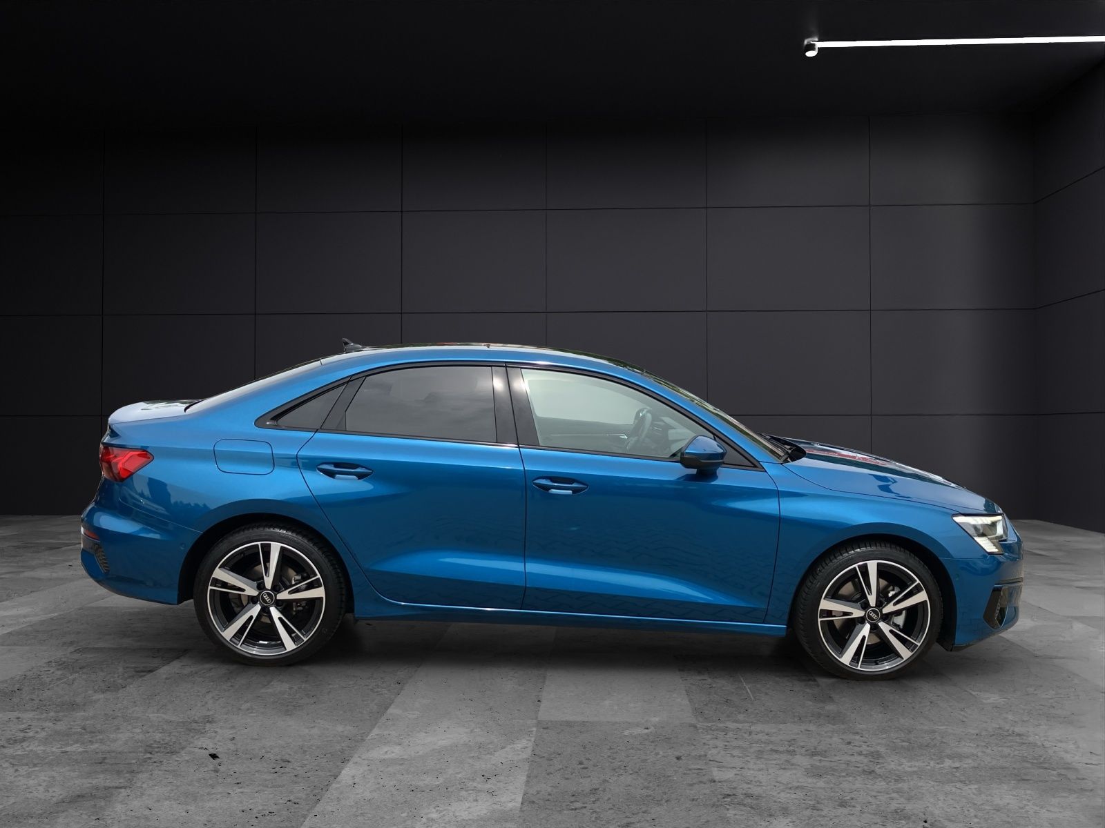Fahrzeugabbildung Audi A3 Limousine 35 TFSI advanced MATRIX Navi ACC AH