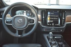 Fahrzeugabbildung Volvo S90 T8 AWD Inscr*LED*LUFT*360°*PANO*STHZG*B&W