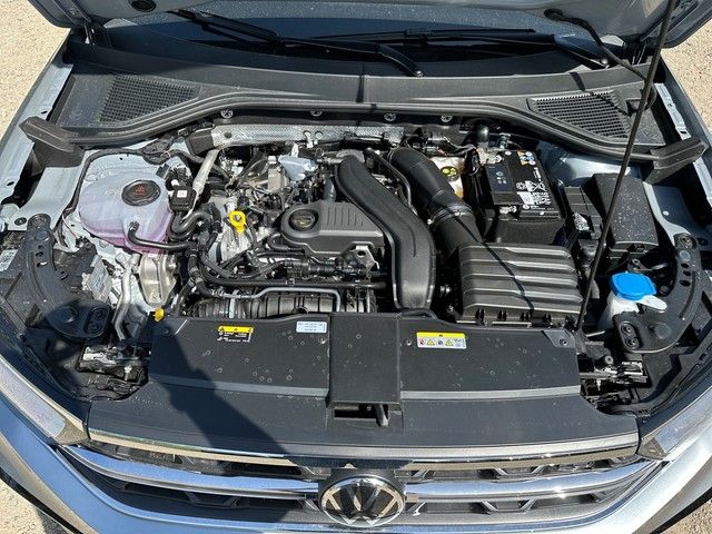 Fahrzeugabbildung Volkswagen T-Roc 1.5TSI DSG R-Line LED+SHZ+GJR+NAV+APP