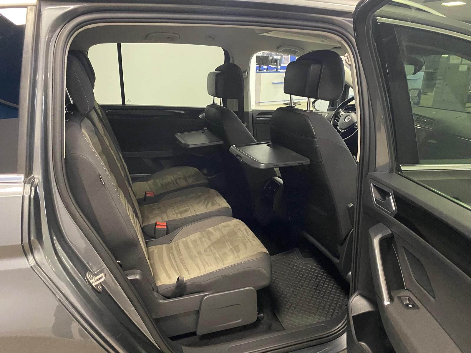 Fahrzeugabbildung Volkswagen Touran 1.4 16V TSI Highline BMT+TOTWINKEL+ACC+++