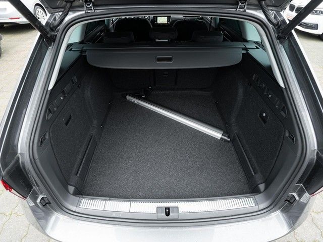 Superb Combi 2.0 TDI Style DSG AHK*MATRIX*360°