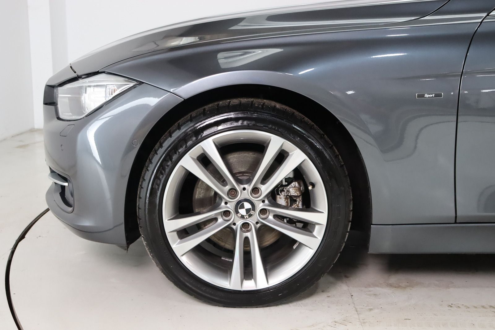 Fahrzeugabbildung BMW 330 d Touring  xDrive Sport Line