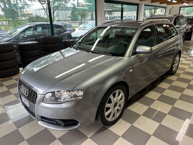 Audi A4 2.0 16V TDI S-LINE