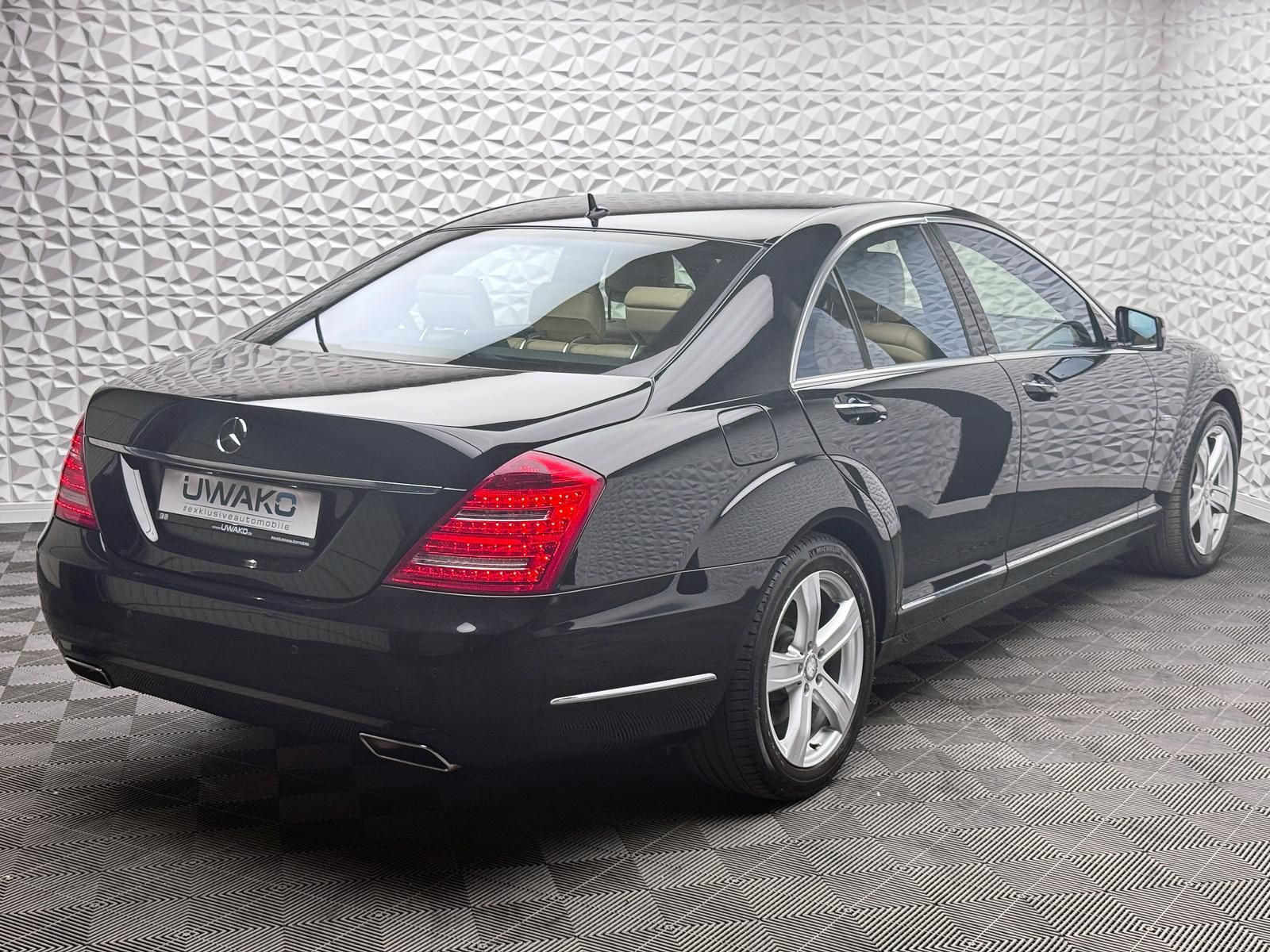Fahrzeugabbildung Mercedes-Benz CGI 4.7 V8 LIEBHABERSTK/DESIGNO/AIRMATIC/DISTRO