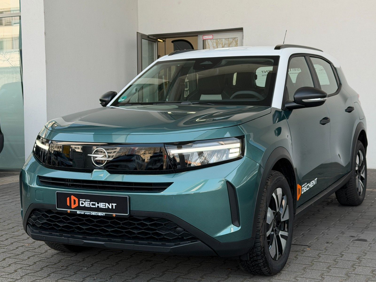 Fahrzeugabbildung Opel Frontera 1.2 Edition W Kamera,LED,Navi,PDC,LM