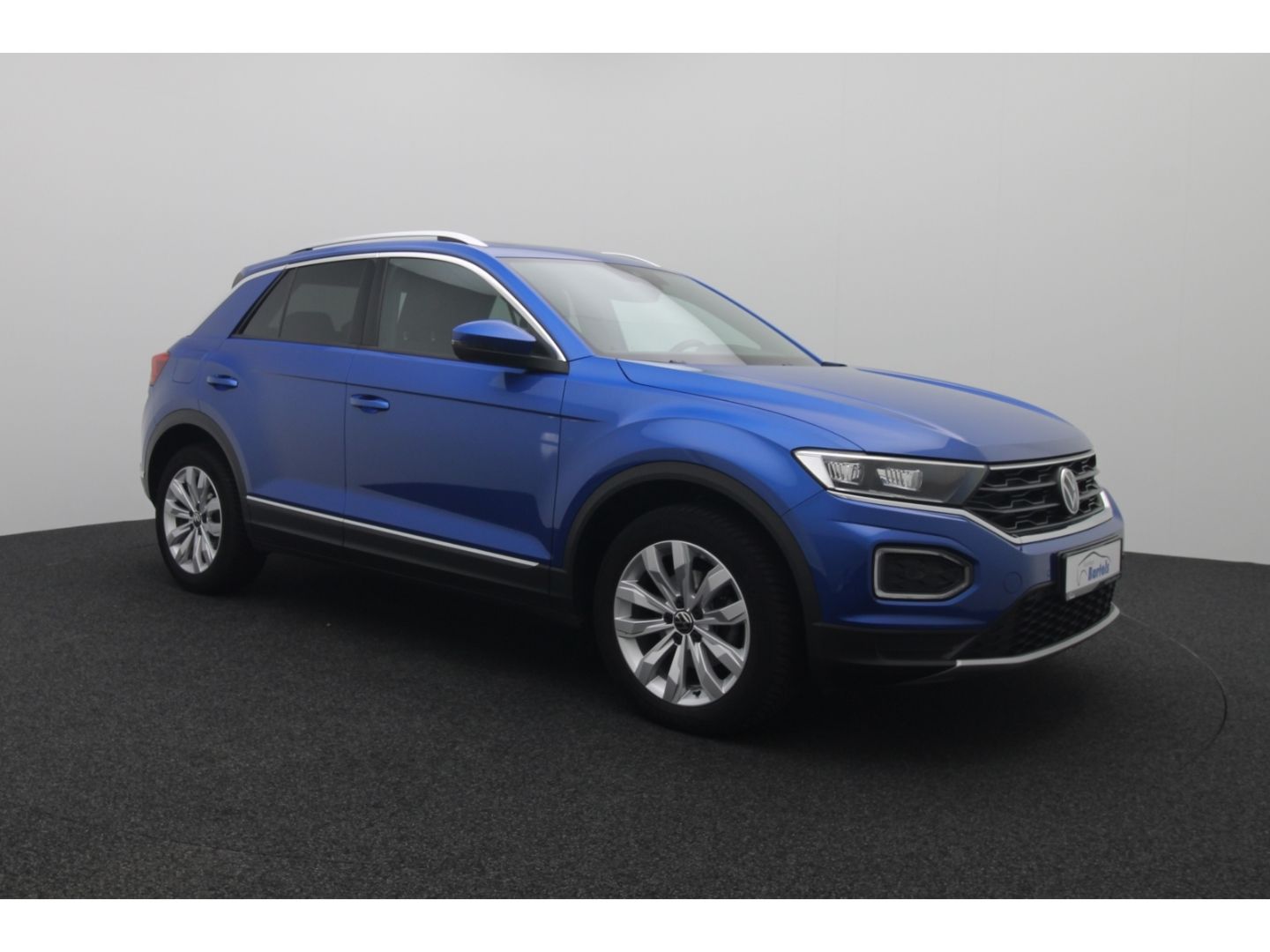 Fahrzeugabbildung Volkswagen T-Roc 1.5 Sport Pano Standheiz ACC SHZ Kamera