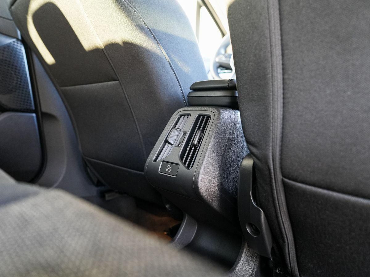 BMW 218d Active Tourer AHK PANODACH SGlas Dachreling foto 23